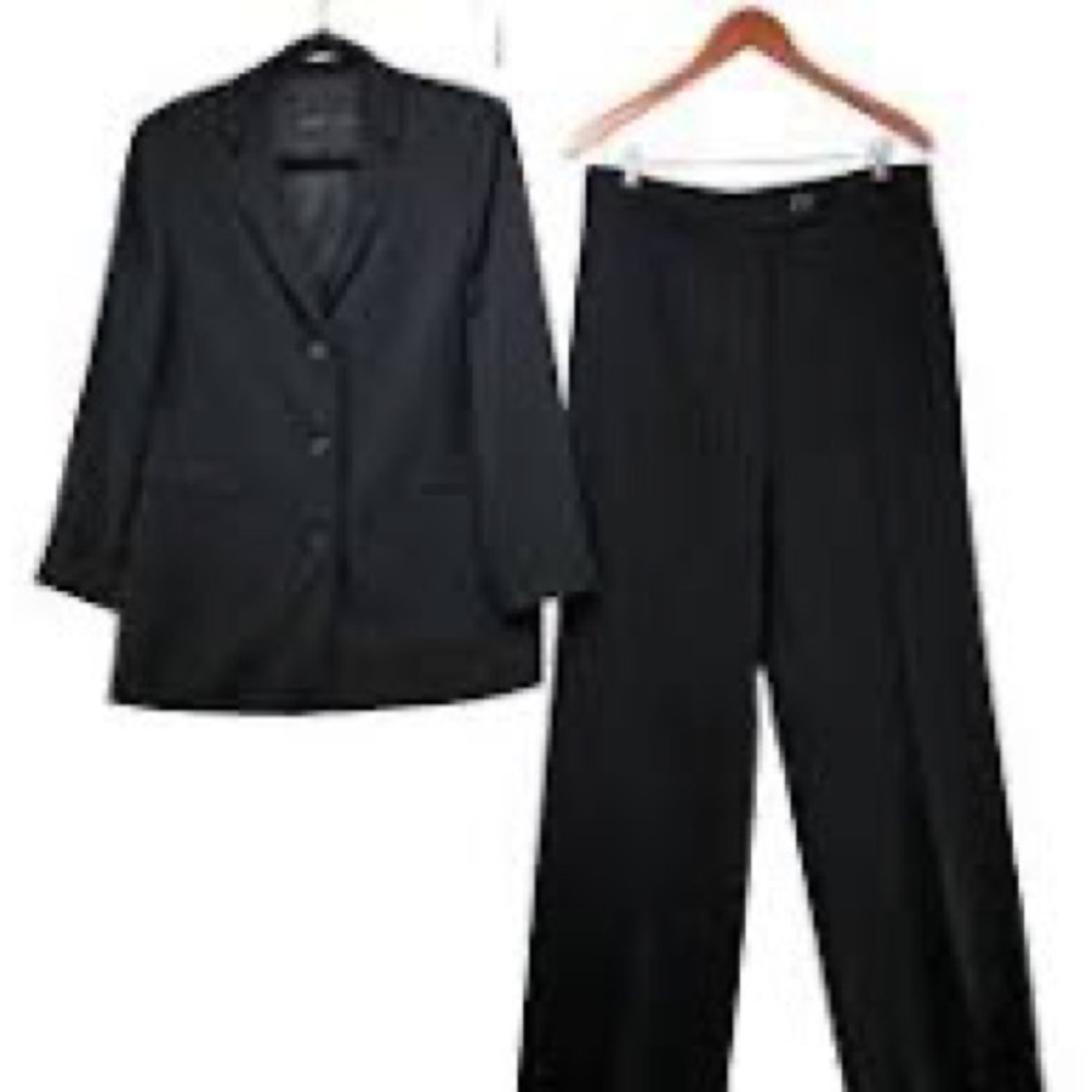 Yansi Fugel Vintage Black Pantsuit; 3-Button Jacket; Flat Front Pants Size 14